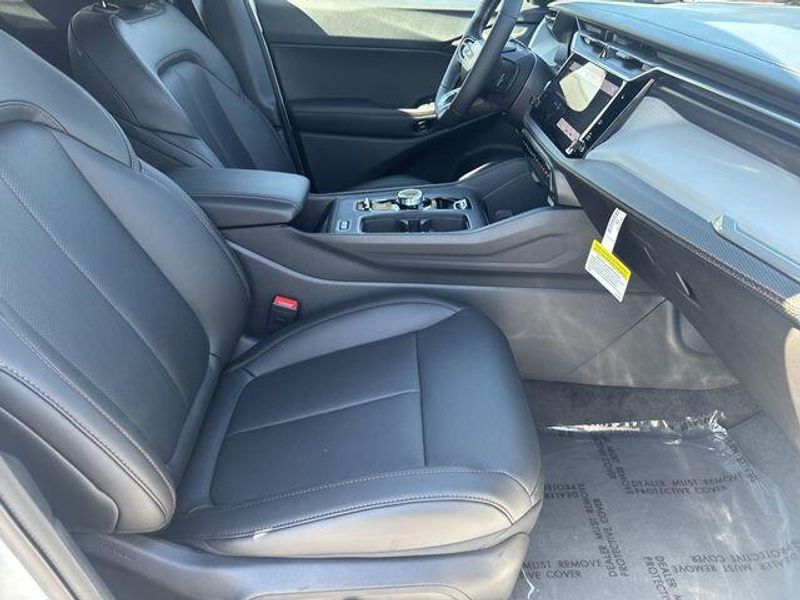 New 2026 Jeep Cherokee Limited 4x4Image 12