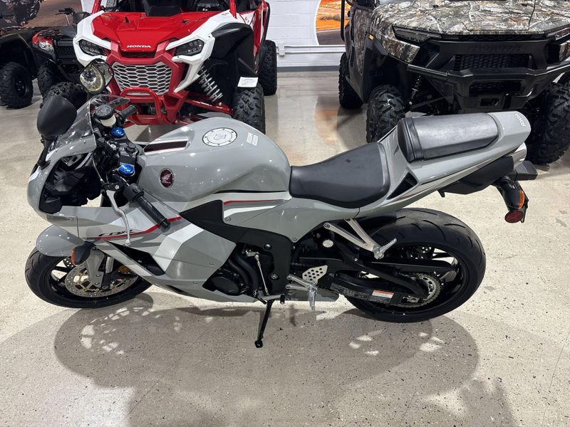 New 2026 Honda CBR600RR Image 12