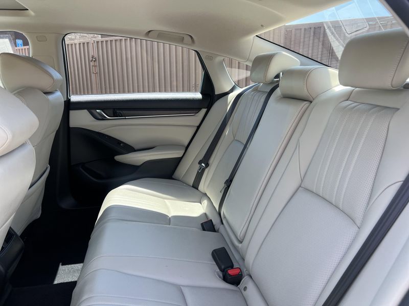 2019 Honda Accord Hybrid TouringImage 19