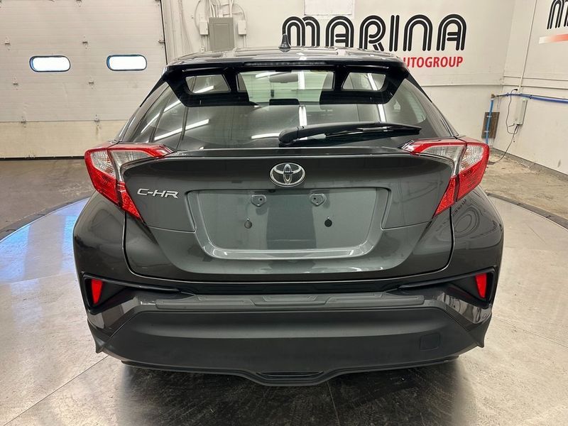 2019 Toyota C-HR LEImage 12