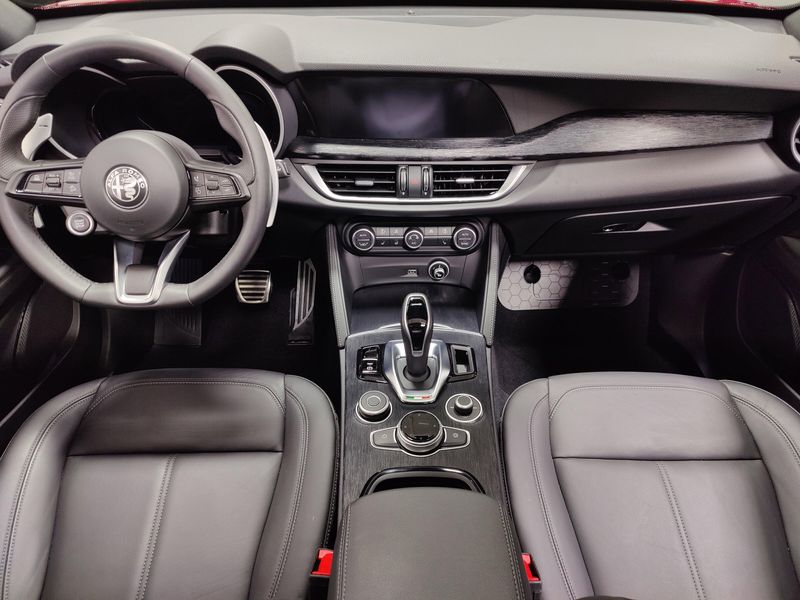 2024 Alfa Romeo Stelvio Sprint Q4 AWD w/SunroofImage 22