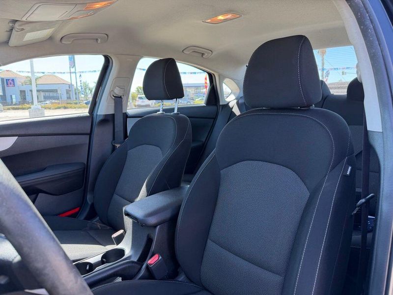 Used 2023 Kia Forte LXSImage 12