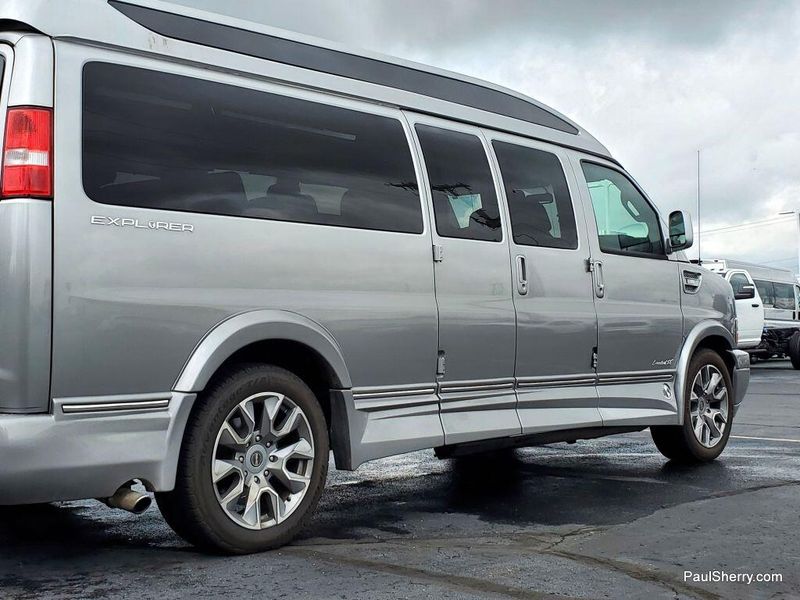 2022 GMC Savana Cargo Image 10
