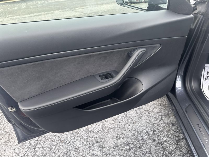 2021 Tesla Model 3 Standard Range PlusImage 18
