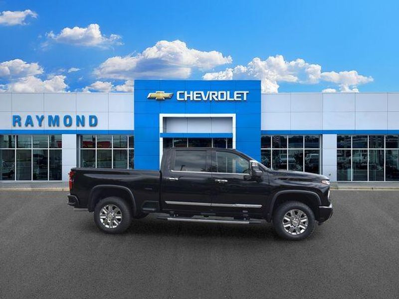 New 2026 Chevrolet Silverado 3500HD High CountryImage 2