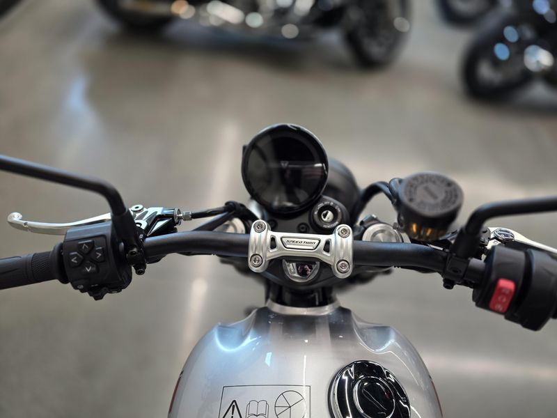 2025 Triumph SPEED TWIN 900 