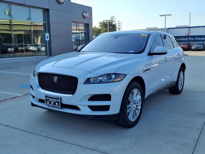 Used 2020 Jaguar F-PACE 25t PrestigeImage 2