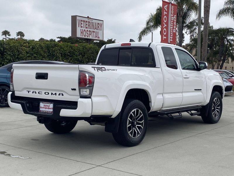 Used 2022 Toyota Tacoma TRD SportImage 3