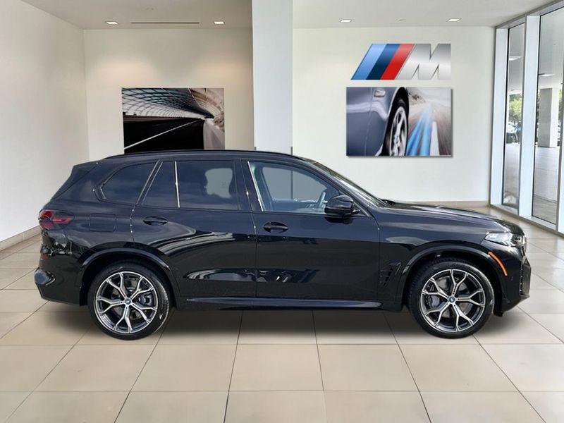2025 BMW X5 xDrive50eImage 5