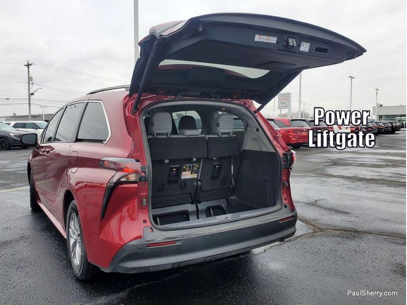 Used 2024 Toyota Sienna XLE