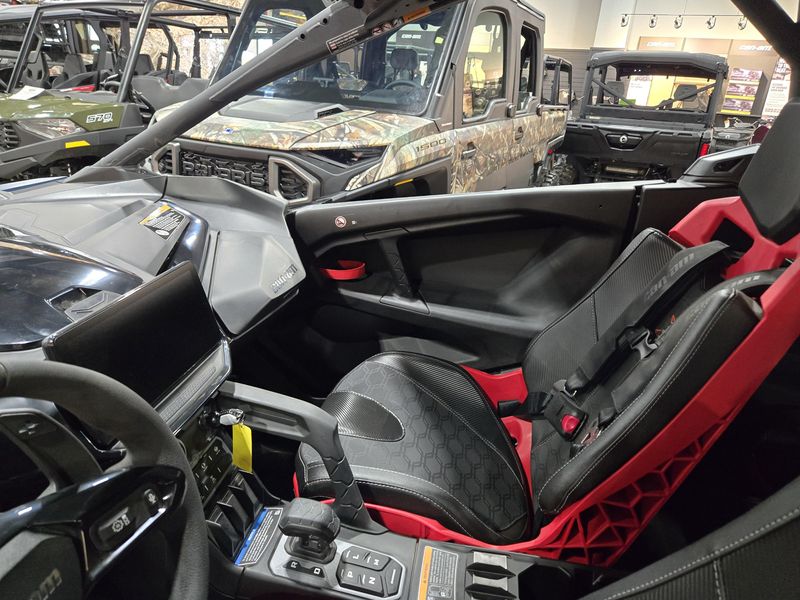 NEW 2025 CAN-AM MAVERICK R MAX X RS 999T DCT Image 16