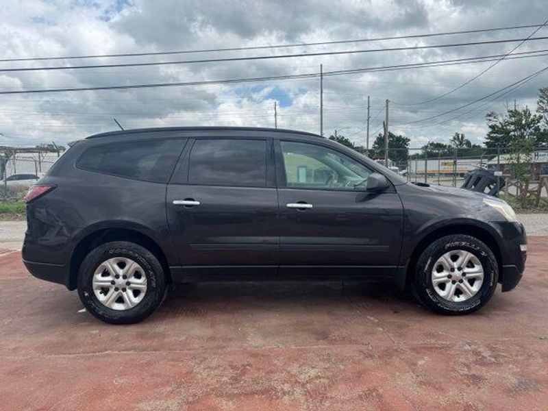 Used 2015 Chevrolet Traverse LSImage 4