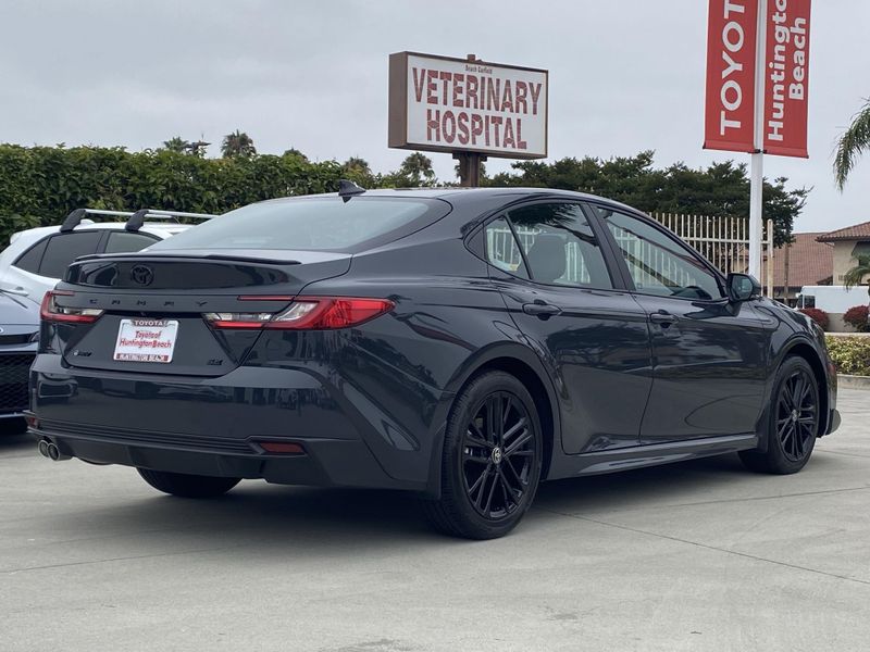New 2025 Toyota Camry SEImage 3