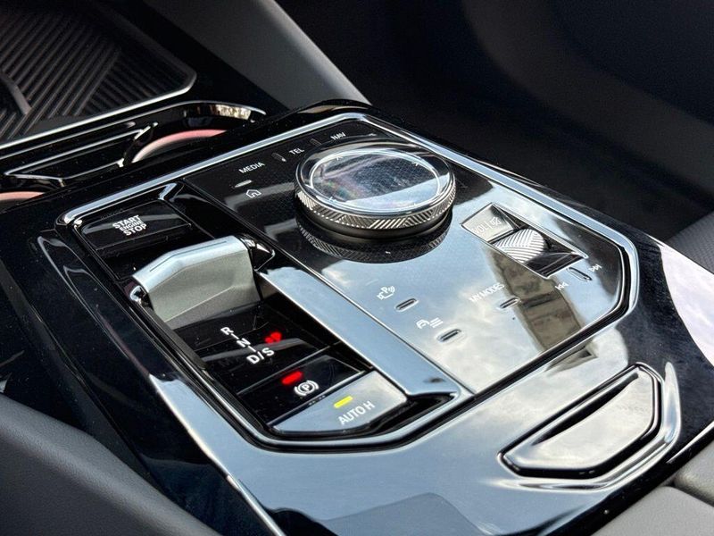 New 2027 BMW 5 Series 530iImage 23