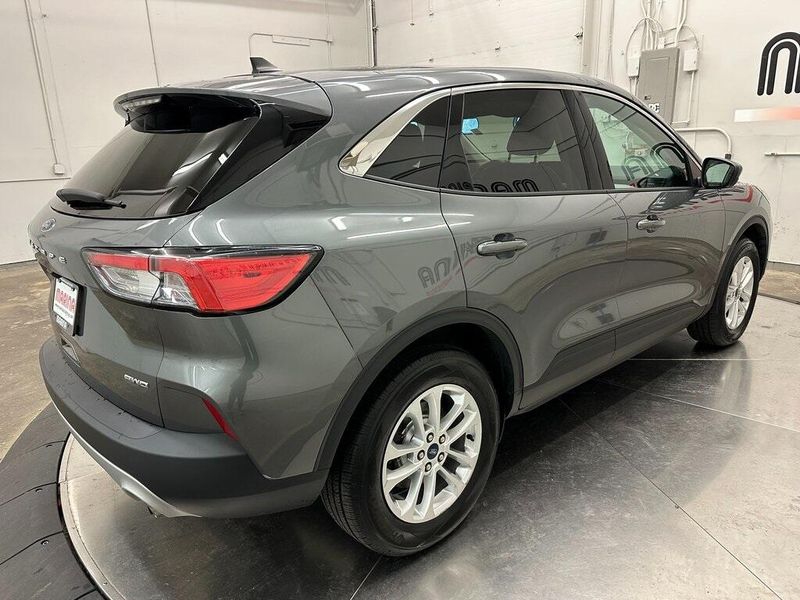 2021 Ford Escape SEImage 13