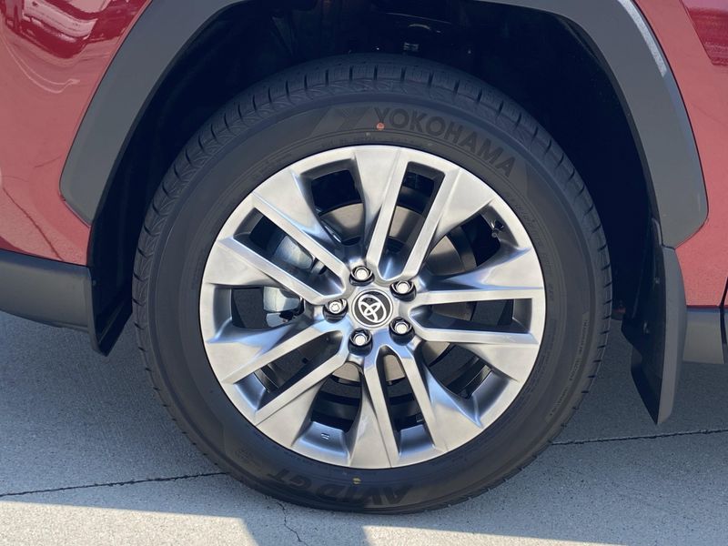 New 2025 Toyota RAV4 XLE PremiumImage 7