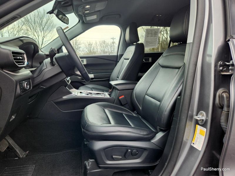 Used 2024 Ford Explorer XLT