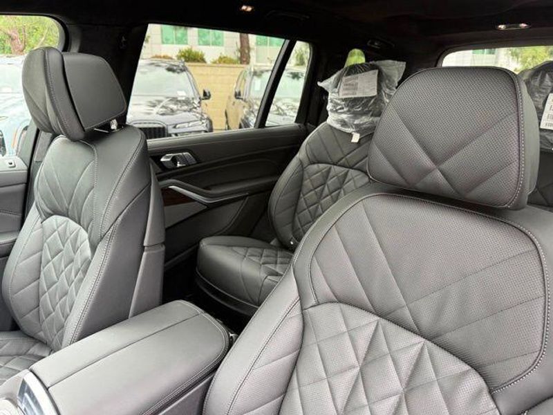 New 2026 BMW X7 xDrive40iImage 19