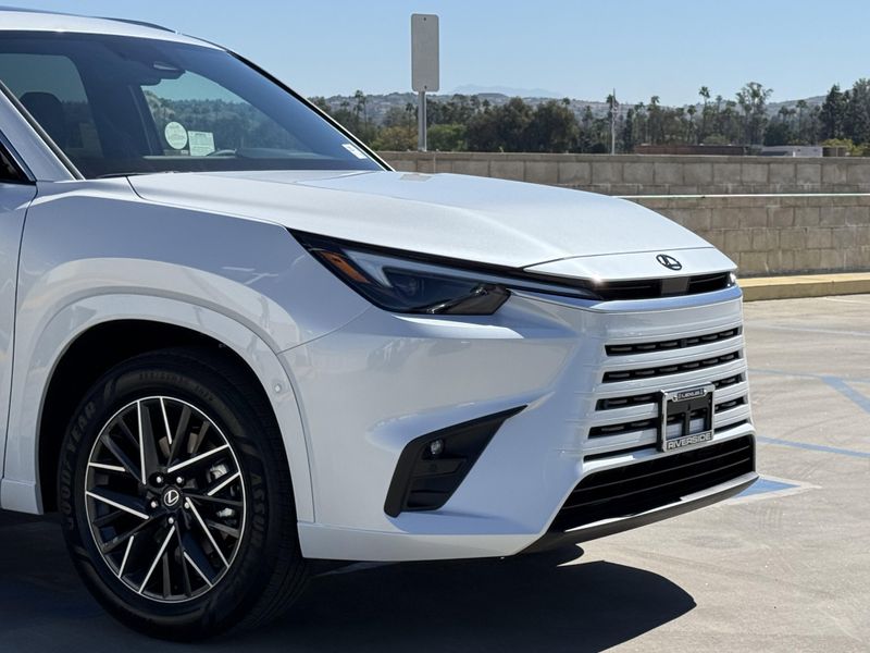 New 2026 Lexus TX 350 PremiumImage 3