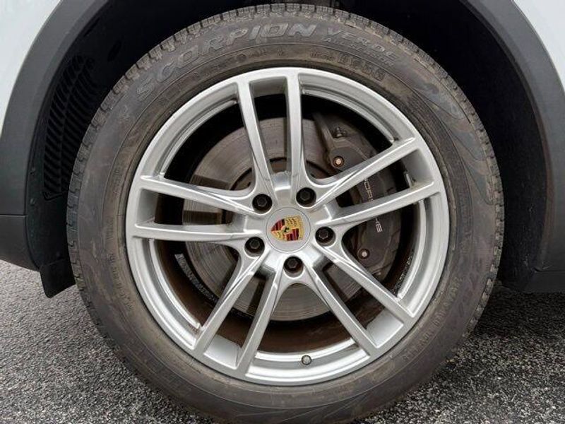 Used 2023 Porsche Cayenne Platinum Edition
