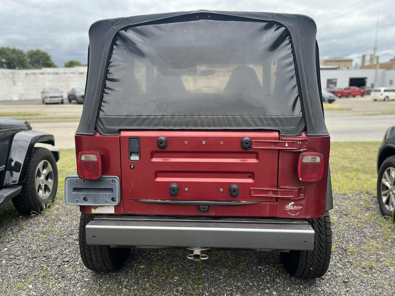 Used 1999 Jeep Wrangler JK SEImage 6