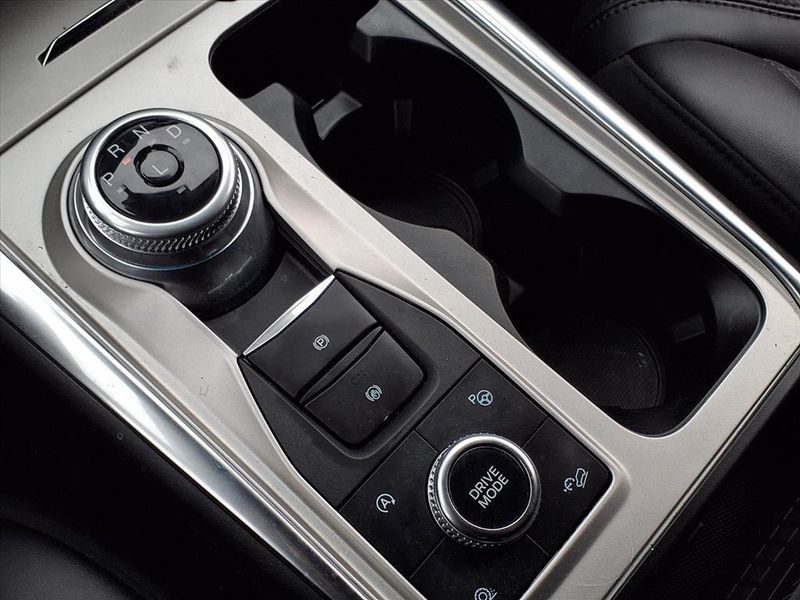 Used 2022 Ford Explorer PlatinumImage 24