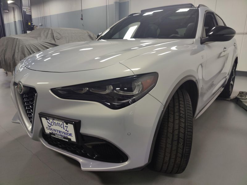 2024 Alfa Romeo Stelvio Ti AWD w/Sunroof/NavImage 14