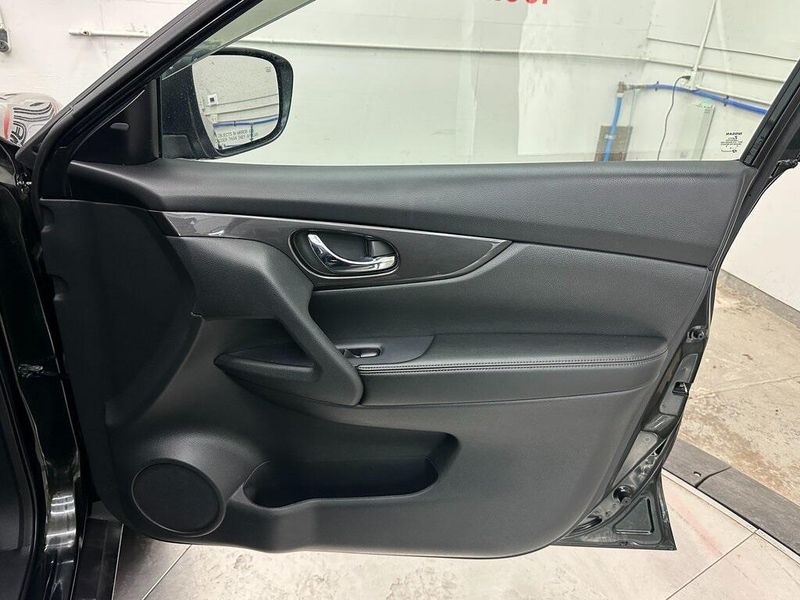 2020 Nissan Rogue SVImage 28