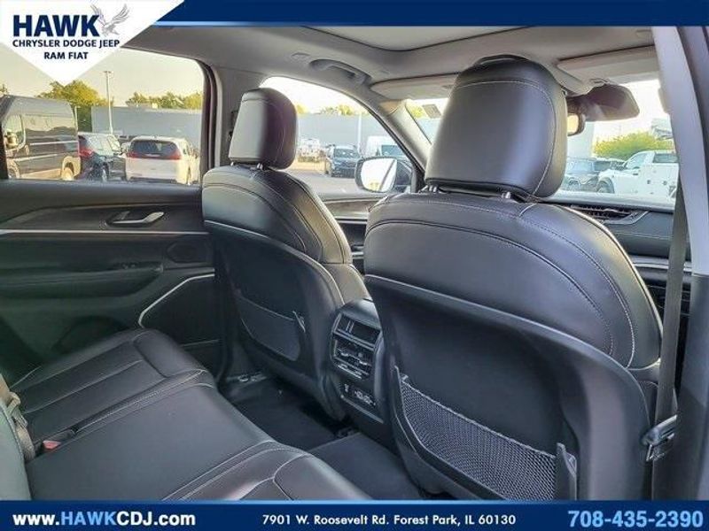 2022 Jeep Grand Cherokee Limited photo 23