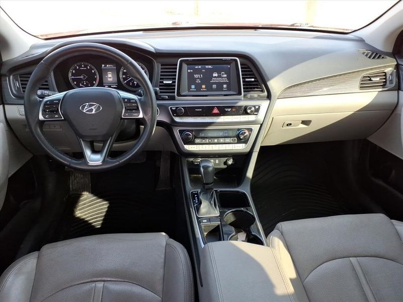 Used 2018 Hyundai Sonata LimitedImage 14