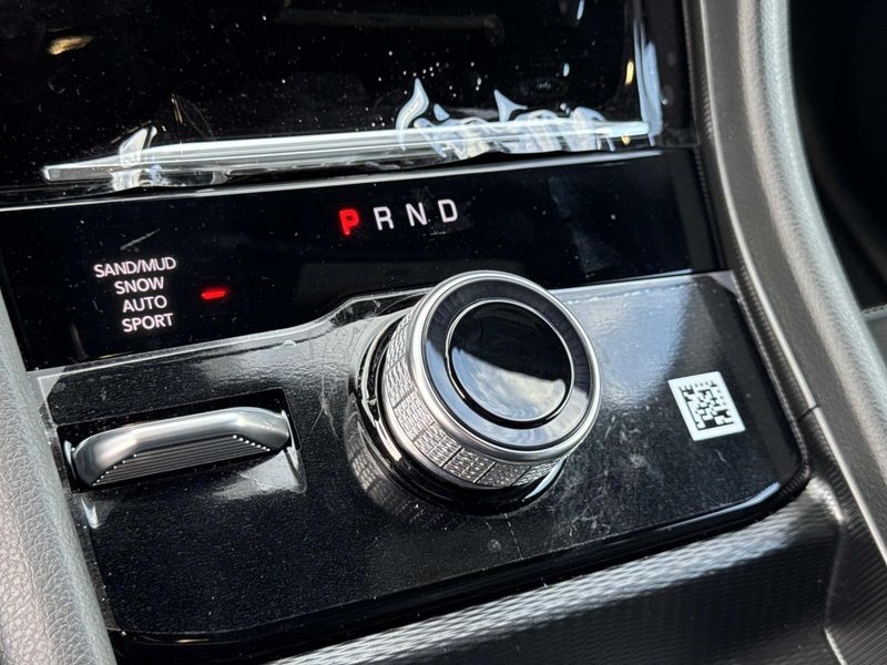 New 2026 Jeep Grand Cherokee Laredo Altitude 4x4