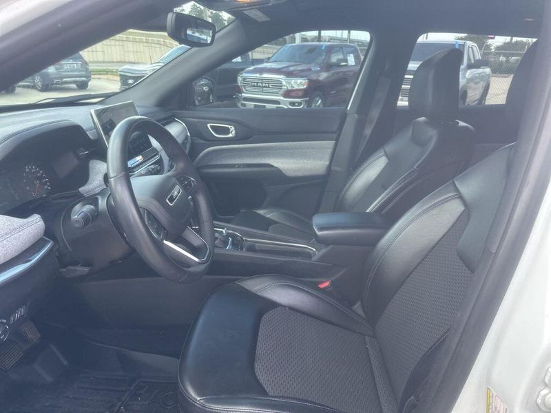 Used 2023 Jeep Compass LatitudeImage 9