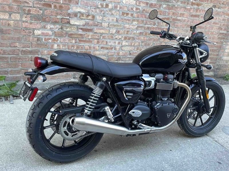 2022 Triumph Street TwinImage 5