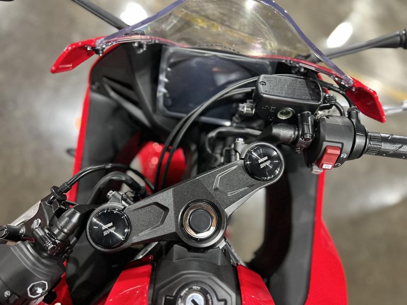 New 2024 Honda CBR650R ABS Image 13