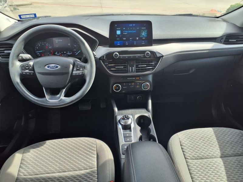 2021 Ford Escape SEImage 12