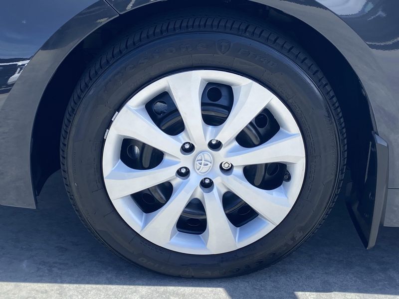 2024 Toyota Corolla LEImage 19