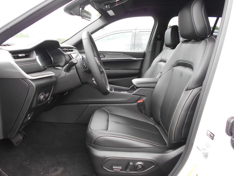 2025 Jeep Grand Cherokee Limited 4x4Image 5
