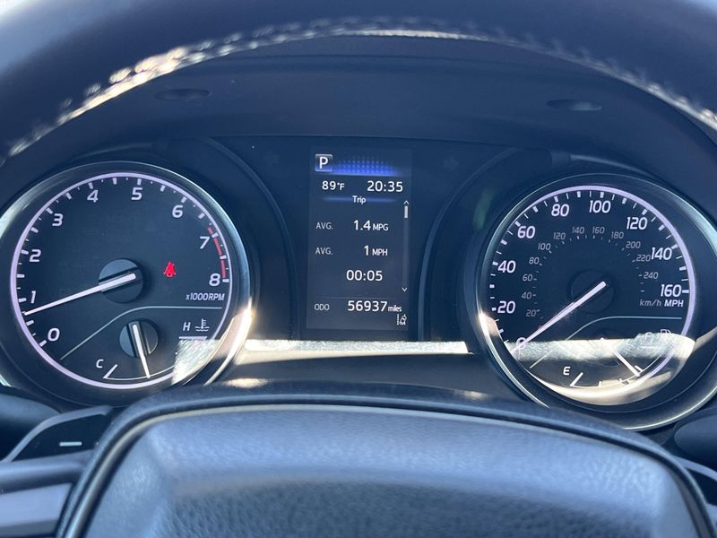 Used 2022 Toyota Camry SEImage 11
