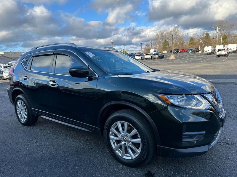 2020 Nissan Rogue SVImage 1