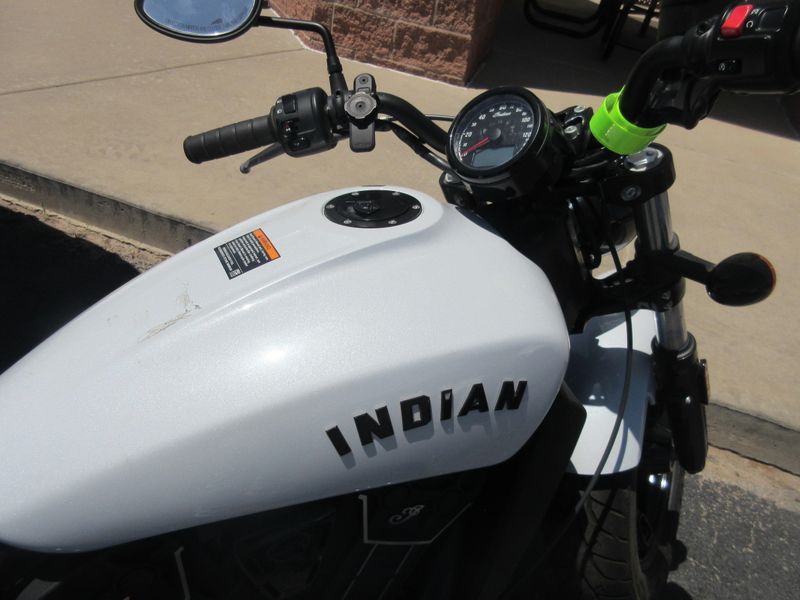 USED 2024 INDIAN MOTORCYCLE SCOUT BOBBER SIXTY ABS GHST WHT MTLC CAL Image 8