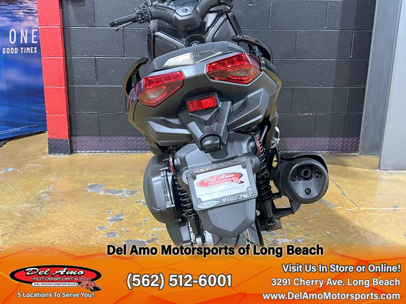 2025 Yamaha Xmax Image 15