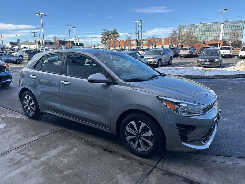 2021 Kia Rio 5-Door SImage 3