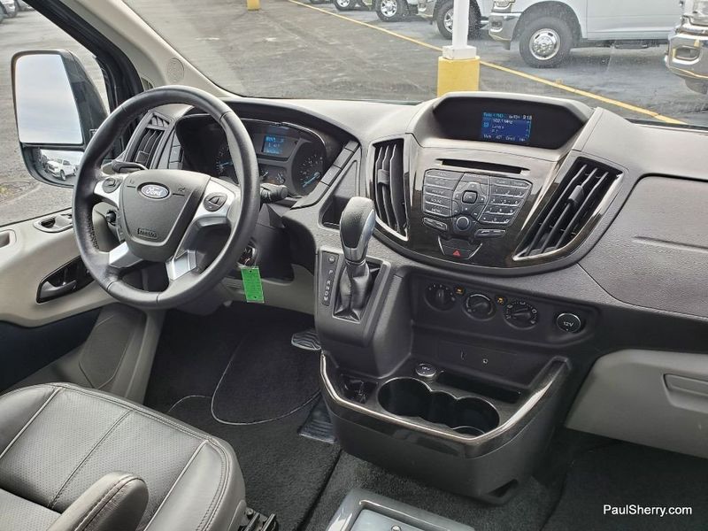 2015 Ford Transit-150 Image 25