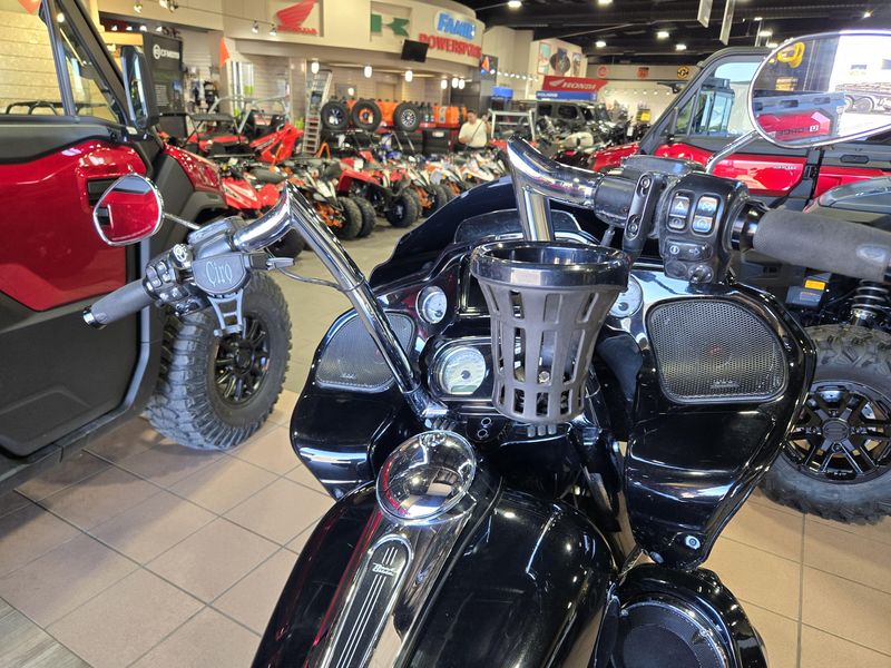 USED 2015 HARLEY ROAD GLIDE SPECIAL Image 20