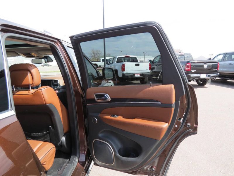 2015 Jeep Grand Cherokee Summit 4x4 4dr SUVImage 28
