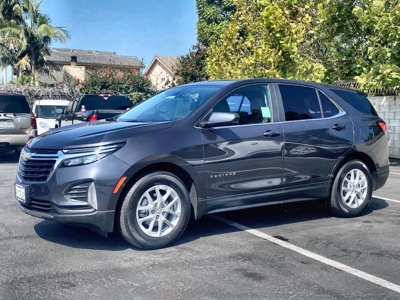 Used 2022 Chevrolet Equinox LTImage 2