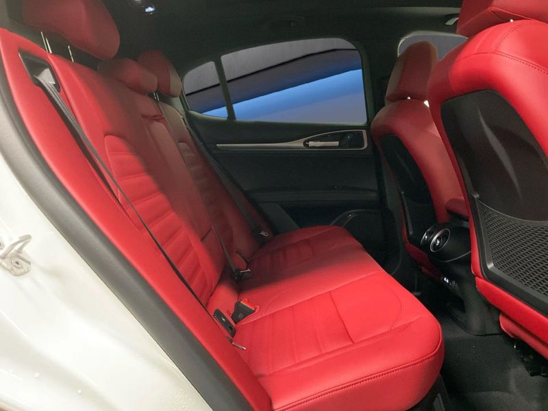New 2026 Alfa Romeo Stelvio AwdImage 12