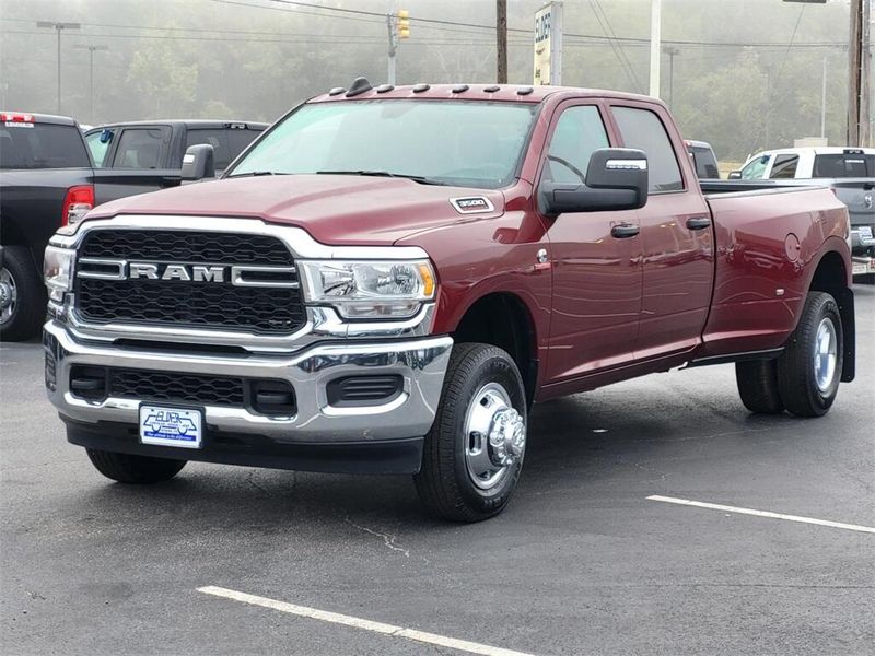 2024 RAM 3500 Tradesman Crew Cab 4x4 8