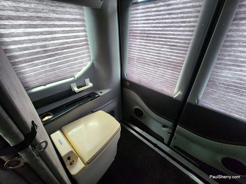 2018 Ford Transit-250 Image 42