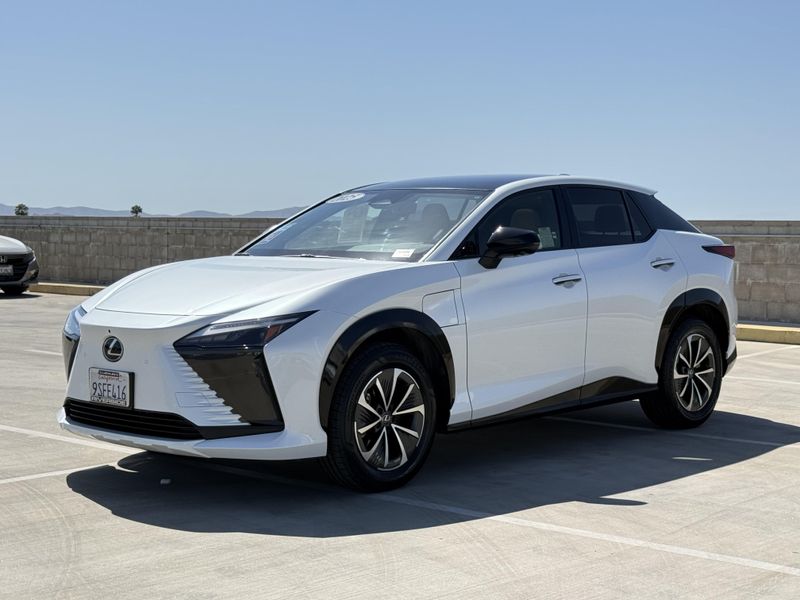 Used 2025 Lexus RZ 300e PremiumImage 8